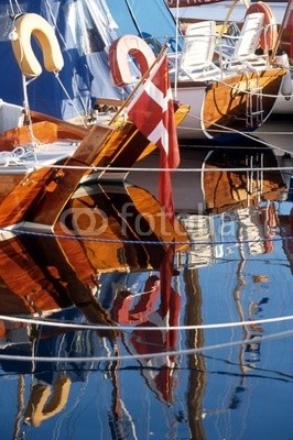 linous, DK-Klassik (segelsport, hafen, boot, schiff, mast, anker, rückseite, fahne, rot, gelb, blau, hol)