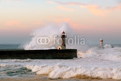 Zacarias da Mata, Big waves (porto, atlantic, leuchtfeuer, sturm, stürmisch, welle, groß, blau, klima, wolken, bewölkt, farbe, wirbelsturm, gefahr, dunkel, tage, katastrophe, duero, dramatisch, energie, fließen, freiheit, gott, schwer, hoffnung, orkan, landschaft, licht, leuchttur)