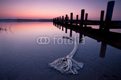 Jenny Sturm, vergessen (fischer, seefahrt, anlegestelle, kai, wetter, seil, seil, vergessen, liegen, abenddämmerung, jahreszeit, frühling, morgens, brücke, holz, holzbrücke, urlaub, tourismus, erholung, ufer, küste, urlaub, entspannung, montage, haltbarkeit, strande)