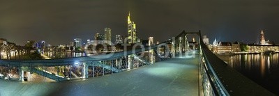 Blickfang, beleuchtetes  Frankfurt vom eisernen Steg Panorama (hochhaus, frankfurt, beleuchtet, abendstimmung, skyline, urbano, lampe, licht, himmel, panorama, orientierungspunkt, main, wasse)