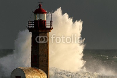 Zacarias da Mata, Storm in the lighthouse (porto, sonnenuntergänge, stürmisch, sturm, welle, leuchtturm, atlantic, leuchtfeuer, groß, blau, klima, wolken, bewölkt, farbe, wirbelsturm, gefahr, dunkel, tage, katastrophe, dramatisch, energie, fließen, freiheit, gott, schwer, hoffnung, orka)