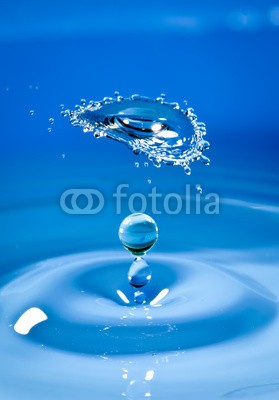 Andrey Armyagov, water drop (wasser, blau, entladen, fallen lassen, abstrakt, kulisse, backgrounds, gefroren, badewannen, schönheit, hell, blase, kreis, sauber, klar, close-up, kalt, farbe, konzept, kühl, trinken, tropfen, umwelt, fließen, strömend, frisch, gesundheit, gesun)