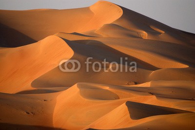 forcdan, Dunes in Abu dhabi (oden, sanddünen, abu, arabien, arabisch, dürre, barren, emirate, verfärbt, verfärbt, trocken, dubai, ost, leer, sand, einsamkeit, mitte, natur, omaner, halbinsel, viertel, entfernt, einreiben, saudi, szene, landschaftlich, einsamkeit, beruhigt, reise)