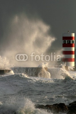 Zacarias da Mata, Storm in the lighthouse (leuchtfeuer, leuchtturm, meer, stürmisch, sturm, welle, atlantic, groß, kalamität, klima, farbe, wirbelsturm, gefahr, dunkel, tage, katastrophe, dramatisch, energie, fließen, freiheit, gott, schwer, hoffnung, horizont, orkan, landschaft, licht, mari)