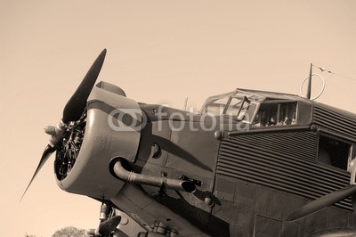 morane, nez de Junker 52 (nase, flugzeug, sammlung, alt, flieger, wohlstand, aeronautisch, luft, luftfahrt, fracht, deutsch, luftig, zeigen, kriegen, story, historisch, engine, museum, fahrgäste, fahrer, cockpit, spirale, technologie, transport, schwarm, fliegender, anblic)