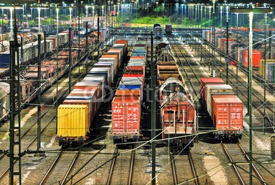 Marco2811, Maschen Rangiebahnhof (hamburg, bewegung, lokomotive, eisenbahn, autos, waggon, container, verpackung, steigung, eisenbahnwagen, bahnhof, beleuchtung, fracht, deutsch, europa, train, linie, güterzug, leuchten, licht, logistik, nacht, nachtaufnahme, nachts, niedersachsen, schien)