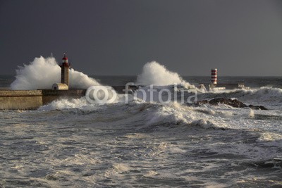 Zacarias da Mata, Ocean storm (portugal, porto, welle, stürmisch, sturm, ozean, atlantic, leuchtfeuer, groß, blau, klima, wolken, bewölkt, farbe, wirbelsturm, gefahr, dunkel, tage, katastrophe, duero, dramatisch, energie, fließen, freiheit, gott, hafen, schwer, hoffnung, horizon)