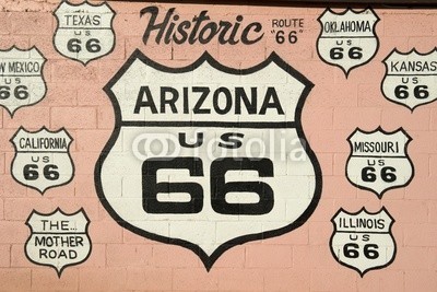 forcdan, Historic route 66 (historisch, routen, 66, autos, oden, straßenrand, zeichen, verkehr, reisen, horizont, westen, amerika, american, arizona, kfz, schwarz, blau, california, vorsicht, classic, autobahn, highway, geschichtlich, geschichte, auskunft, interstate, isoliert, moto)