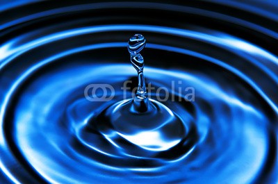 nasared, Wasserskulptur (rieseln, wassertropfen, wasser, welle, aufprall, aufsteigen, besinnung, bewegung, blase, blau, close-up, energie, erfrischend, erfrischend, fallen, wasserspritzer, farbe, flüssigkeit, frisch, gefroren, trinken, wasser, klar, luftblasen, makro, meteor, nas)