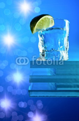 Igor Normann, tequila. (tequila, alkohol, trinken, glas, cocktail, getränke, bar, spirituose, scharf, roh, kalk, party, kalt, flüssigkeit, mexikanerin, slice, erfrischend, tropisch, obst, hart, niemand, gaststätte, nass, voll, booze, garnieren, blau, stark, objekt, verfärb)