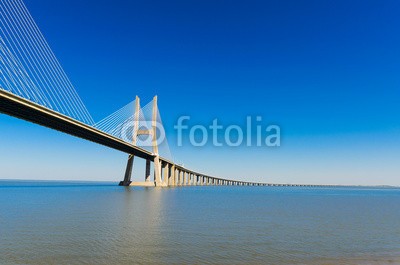 Mapics, Vasco da Gama bridge in Lisbon, Portugal (lissabon, vasco, gama, brücke, portugal, groß, lang, berühmt, orientierungspunkt, licht, lissabon, rivers, meer, tajo, wasser, froh, blau, himmel, tage, tageslicht, besinnung, strukturen, metall, exp)