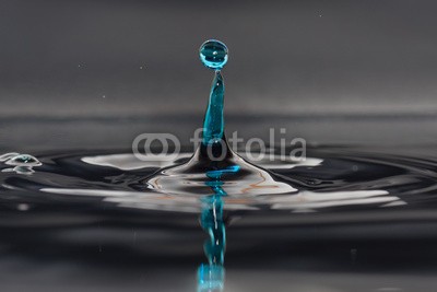 Gianfranco Bella, Acqua blu (wasser, abstrakt, nass, schönheit, weiß, blues, hell, dunkel, schwarz, farbe, blume, foto, fotografie, frisch, perlen, bild, kräuseln, flüssig, licht, welle, sauber, reinheit, backgrounds, gischt, durchsichti)