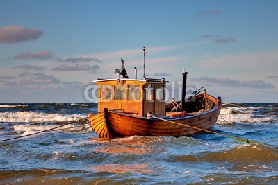 Frank Waßerführer, Ostseekutter (fischerboot, cutter, trawler, boot, kahn, schiff, fischfang, fisch, ostsee, meer, küste, welle, stranden, brandung, wasser, gischt, insel, usedom, mecklenburg-vorpommern, wolken, blue sky, natur, anker, fels, swells, wanke)