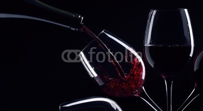 Igor Normann, red wine (wein, rotwein, alkohol, konzept, ideen, backgrounds, schaum, bar, schwarz, getränke, bordeaux, blase, cabernet, close-up, entwerfen, trinken, entladen, flasche, grün, glas, foodie, flüssigkeit, merlot, bewegung, mustern, gießen, rot, restaurant, platsc)