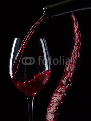 Igor Normann, bottle and glass with red wine (abstrakt, wein, rotwein, alkohol, backgrounds, schaum, bar, schwarz, getränke, bordeaux, blase, cabernet, close-up, entwerfen, trinken, entladen, flasche, grün, glas, foodie, flüssigkeit, merlot, bewegung, mustern, gießen, rot, restaurant, platsc)