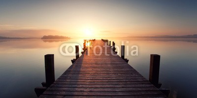 Jenny Sturm, Stille am See (see, holzbrücke, sommer, stranden, brücke, sunrise, küste, landschaft, sonne, frühling, beschaulichkeit, allein, investor, kai, anblick, bavaria, montage, anlegestelle, abenddämmerung, allein, entspannen, entspannung, erholung, urlaub, früh)