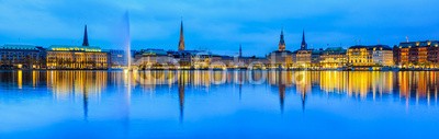 Mapics, Hamburg Alster Panorama, Deutschland (hamburg, panorama, skyline, rathaus, springbrunnen, springbrunnen, deutsch, nacht, nachts, mond, spiegelung, sehenswürdigkeit, abend, orientierungspunkt, wasser, bla)