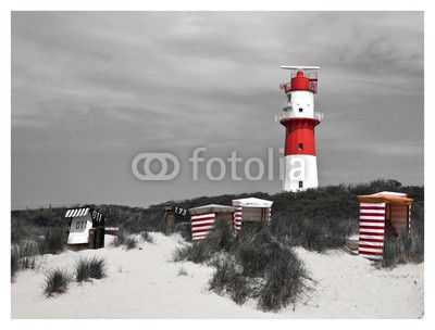 Blickfang, Borkum Strandkorb mit Leuchtturm (stranden, sand, nordsee, wasser, urlaub, strandkorb, himmel, blau, attraktion, deutsch, europa, panorama, leuchtturm, schwarz, weiß, insel, ro)