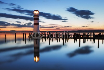 TTstudio, Lighthouse (landschaft, leuchtturm, nacht, ozean, meer, sommer, sonnenuntergänge, backgrounds, bellen, strand, leuchtfeuer, balken, schöner, schönheit, blau, gebäude, wolken, wolken, küste, küstenlinie, kante, abend, hafen, horizont, insel, se)