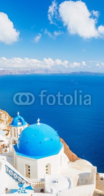 EpicStockMedia, Santorini Island Greece (ägäisches meer, architektonisch, architektur, schöner, schönheit, blau, gebäude, caldera, kirche, stadt, kultur, kuppel, europa, griechenland, griechen, urlaub, zuhause, hochzeitsreise, hotel, haus, insel, landschaft, berg, natur, oia, religiö)