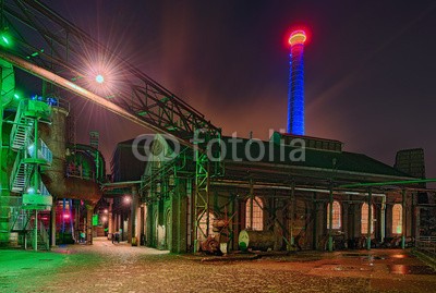 Blickfang, Landschaftspark Duisburg Nacht (duisburg, bejahrt, architektur, eisen, historisch, geschichte, industrie, geschichte, gewerbegebiet, park, kultur, ruhrgebiet, rost, rohr, technik, vergangenheit, verrostet, farbe, bunt, bunt, rot, grün, blau, orange, stahlwerk, stahl, lampe, lich)