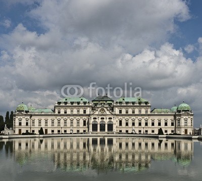 Blickfang, Schloss Belvedere Wien (wien, österreich, europa, sehenswürdigkeit, architektonisch, geschichtlich, stadtlandschaft, reiseziel, urlaub, historisch, gebäude, orientierungspunkt, schloss, belvedere, blau, himmel, wasser, spiegelung, beleuchte)