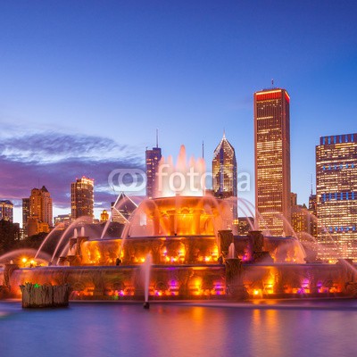 f11photo, Buckingham fountain (chicago, springbrunnen, buckingham, park, skyscraper, downtown, turm, reiseziel, amerika, uns, display, reisen, urbano, orientierungspunkt, attraktion, panoramisch, nacht, altersgenosse, skyline, licht, abend, abenddämmerung, twilight, gebäude, berühm)