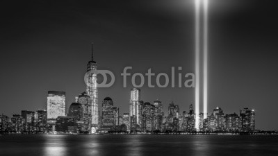 mandritoiu, Tribute in Light 2013 (uns, uns, new york city, 2013, stadt, balken, turm, urbano, nacht, hell, symbol, licht, abgabe, skyline, downtown, orientierungspunkt, hochhaus, gebäude, monuments, denkmal, manhattan, stadtlandschaft, skyscraper, new york city, besinnung, architektu)