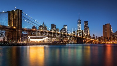 mandritoiu, Brooklyn Bridge at dusk (brooklyn bridge, new york city, orientierungspunkt, skyline, brücke, new york city, himmel, abenddämmerung, stadt, blau, turm, klar, rivers, urbano, nacht, licht, wasser, reisen, draußen, szenerie, abend, downtown, brooklyn, twilight, gebäude, ufe)