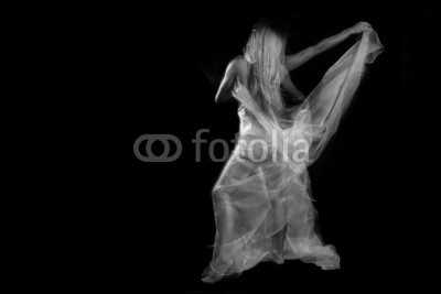 Katrina Brown, Movement With Sheer Fabrics and Long Exposure (gestalten, tänzer, glamour, ballett, fliegender, licht, stoff, garniert, mädchen, wind, sexy, modellieren, blick, stil, studio, portrait, lang, haare, kleidung, bewegung, mode, abspecken, hand, verführen, zart, organza, montieren, zärtlichkeit, tanze)