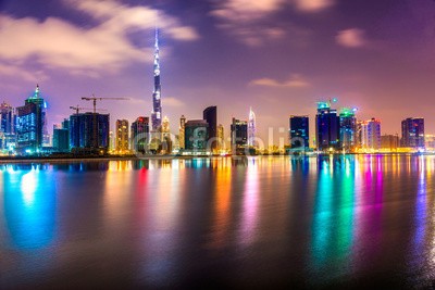 MasterLu, Dubai skyline at dusk (dubai, emirate, emirate, skyscraper, gross, welt, abu dhabi, hotel, urlaub, turm, reisen, anblick, business, orientierungspunkt, mitte, golfer, stern, skyline, luxus, ost, vereinigt, entwicklung, modern, zentrum, arabisch, architektur, stadt, tourismu)