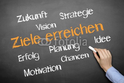 MK-Photo, Ziele erreichen (objektiv, zielen, erhalten, erfolg, geistesprodukt, motivation, erscheinung, wechseln, planung, strategie, chancen, straßen, zeichen, konzept, traum, traum, zukunft, start, dienstleistungen, debatten, absicht, neustart, potentiell, herausforderun)