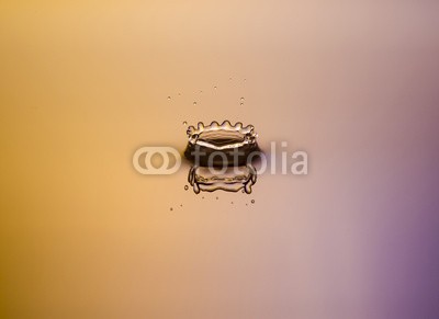 nasared, Wassertropfen, Tropfen, Water Drop (wasser, rieseln, wassertropfen, aufprall, aufsteigen, orange, blau, besinnung, bewegung, blase, close-up, energie, erfrischend, erfrischend, fallen, farbe, flüssigkeit, frisch, gefroren, trinken, wasser, klar, luftblasen, makro, meteor, nass, physi)