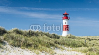 ryszard filipowicz, Lightouse on dune horizontal (leuchtturm, sanddünen, gras, sand, strand, sylt, navigation, konstruktion, himmel, turm, meer, schiff, blau, grün, weiß, norden, froh, licht, zaun, haus, insel, latte, natur, signale, draußen, deutsch, gestreift, tourismus, nordsee, nautisc)
