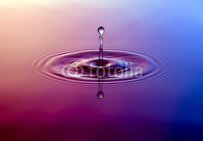 nasared, Wassertropfen, Tropfen, Water Drop (wasser, rieseln, wassertropfen, aufprall, aufsteigen, orange, blau, besinnung, bewegung, blase, close-up, energie, erfrischend, erfrischend, fallen, farbe, flüssigkeit, frisch, gefroren, trinken, wasser, klar, luftblasen, makro, meteor, nass, physi)