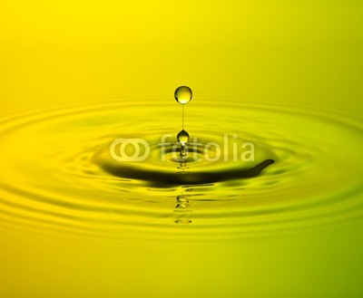 nasared, Wassertropfen, Tropfen, Water Drop (wasser, rieseln, grün, orange, wassertropfen, aufprall, aufsteigen, besinnung, bewegung, blase, close-up, energie, erfrischend, erfrischend, fallen, farbe, flüssigkeit, frisch, gefroren, trinken, wasser, klar, luftblasen, makro, meteor, nass, physi)