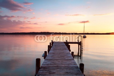 Jenny Sturm, Fünfseenland in Bayern (brücke, see, sommer, stranden, küste, holzbrücke, sonnenuntergänge, sonne, beschaulichkeit, landschaft, frühling, allein, investor, kai, anblick, bavaria, montage, anlegestelle, abenddämmerung, allein, entspannen, entspannung, erholung, urlau)