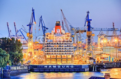 Marco2811, Hamburg Schriftzug Werft (hamburg, tor, welt, posters, elba, fischmarkt, hafen, nachts, sehenswürdigkeit, skyline, abend, architektur, boot, deutsch, dock, kräne, kräne, nacht, schiff, turm, orientierungspunkt, wasser, abend, bau, gebäude, brücke, dampfer, dock, europa, flu)