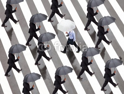 eyetronic, Einzelgänger (einzelgänger, business, karriere, entscheidung, glaube, entscheiden, erfolg, leute, menschenmenge, durchsetzen, ausländer, konzept, gesellschaft, individuell, individuell, anonym, anonymität, gruppe, person, reihe, individualität, mainstream, schwar)