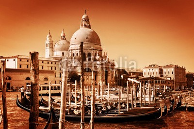 Photocreo Bednarek, Venice, Italy. Gondolas on Grand Canal and the Salute basilica (venedig, italien, gondel, basilika, salute, jahrgang, flügel, kanal, architektur, europa, reisen, orientierungspunkt, tourismus, venezianisch, wasser, stadtlandschaft, romantisch, gebäude, touristen, italienisch, reiseziel, venedig, lagune, attraktio)