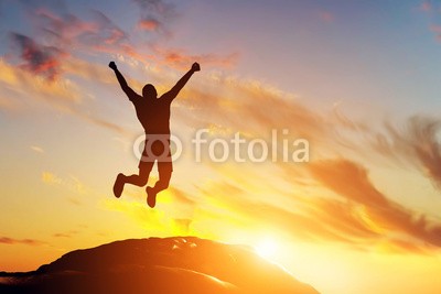 Photocreo Bednarek, Happy man jumping for joy on the peak of the mountain. Success (erfolg, sprung, springen, gewinner, siegen, pike, freudig, berg, lebensstil, freude, gesund, hoch, person, silhouette, sunrise, oberteil, himmel, fels, aktiv, frei, felsen, freiheit, emotion, gesundheit, excited, erfolgreiche, aktion, sommer, fröhlichkei)