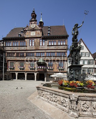 Blickfang, Tübingen Neptunbrunnen vor dem Rathaus (deutsch, architektur, historisch, bejahrt, touristisch, sehenswürdigkeit, elite, universität, wissenschaft, tagungen, fließen, haus, studenten, studieren, mittelalter, boot, kahn, panorama, rathaus, märkt)