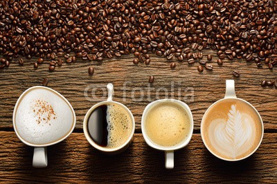 amenic181, Variety of cups of coffee and coffee beans on old wooden table (kaffee, café, tassen, bohne, bohne, samen, korn, cappuccino, cappuccino, espresso, kaffee, milchkaffee, kunst, mocha, rösten, ernte, grillparty, rostend, getränke, landzunge, koffein, morgens, mug, arabisch, aroma, vielfalt, backgrounds, schwar)