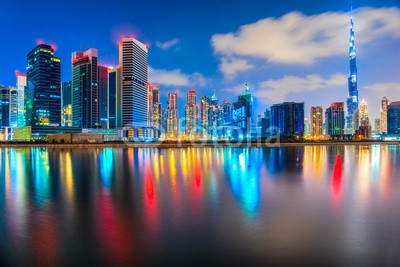 MasterLu, Dubai skyline at dusk, Dubai. (dubai, emirate, emirate, skyscraper, gross, welt, abu dhabi, hotel, urlaub, turm, reisen, anblick, business, orientierungspunkt, mitte, golfer, stern, skyline, luxus, ost, vereinigt, entwicklung, modern, zentrum, arabisch, architektur, stadt, tourismu)