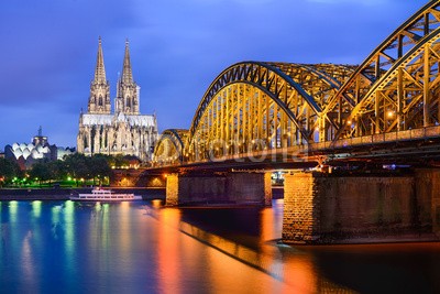 Mapics, Dom in Köln, Deutschland (cologne, dom, rhein, brücke, skyline, fließen, kirche, dom, architektur, deutsch, historisch, sehenswürdigkeit, stadt, stadt, nacht, blau, himme)