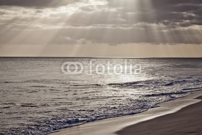 Nailia Schwarz, Cape Verde Beach (kap verde, insel, atlantic, ozean, meer, strand, sand, sandig, weiß, küste, sommer, sonne, froh, warm, sonnenuntergänge, abenddämmerung, sonnenuntergänge, einstellung, abend, sun rays, gold, gol)