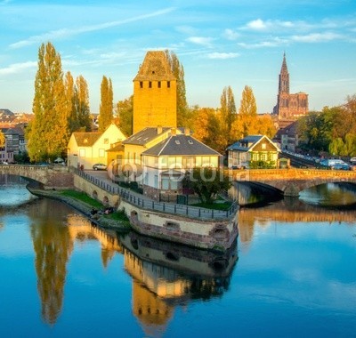 Alexi TAUZIN, Ponts Couverts à Strasbourg au crépuscule (strassburg, elsass, brücke, frankreich, schäferhund, département bas-rhin, stadt, wohlstand, turm, befestigung, abenddämmerung, tagesanbruch, sonnenuntergänge, tagesanbruch, froh, sonne, kai, bank, rivers, besinnung, alt, typisch, picturesque, lich)