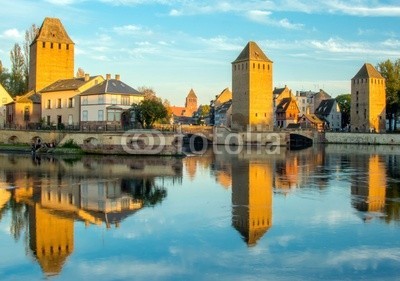 Alexi TAUZIN, Ponts Couverts à Strasbourg au crépuscule (strassburg, elsass, brücke, frankreich, schäferhund, département bas-rhin, stadt, wasser, wohlstand, turm, befestigung, abenddämmerung, tagesanbruch, sonnenuntergänge, tagesanbruch, sonne, kai, bank, rivers, besinnung, alt, typisch, picturesque, lich)