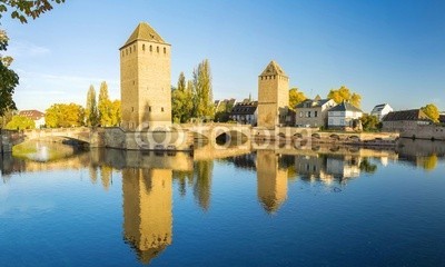 Alexi TAUZIN, Ponts Couverts à Strasbourg au coucher de soleil (strassburg, elsass, brücke, frankreich, schäferhund, département bas-rhin, stadt, wasser, wohlstand, turm, befestigung, abenddämmerung, tagesanbruch, sonnenuntergänge, tagesanbruch, froh, sonne, kai, bank, rivers, besinnung, alt, typisch, picturesqu)