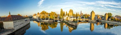 Alexi TAUZIN, Ponts Couverts à Strasbourg au crépuscule (strassburg, elsass, brücke, frankreich, schäferhund, département bas-rhin, stadt, wohlstand, turm, befestigung, abenddämmerung, tagesanbruch, sonnenuntergänge, tagesanbruch, froh, sonne, kai, bank, rivers, besinnung, alt, typisch, picturesque, lich)